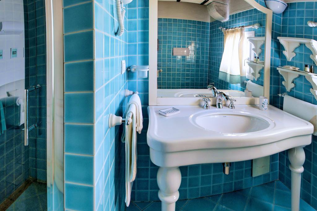 Domus Corallia-Luxury Rooms Porto Rotondo Exteriör bild